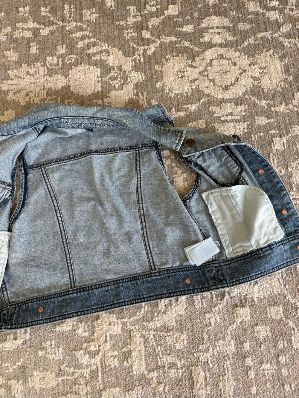American Eagle Light Wash Denim Vest - Picture 4 of 6